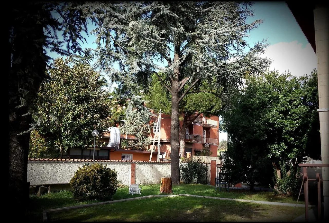 Hotel La Casa Degli Oleandri Roma 0*,  Italia